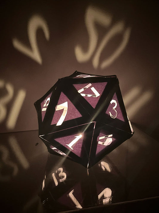 Paper DnD D20 dice lamp